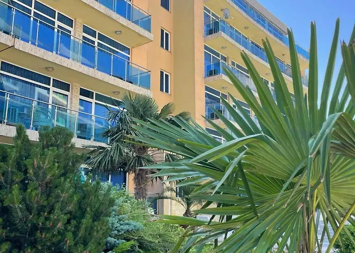 Gallery A סאני ביץ'