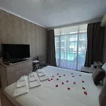 Apartment Gallery A *